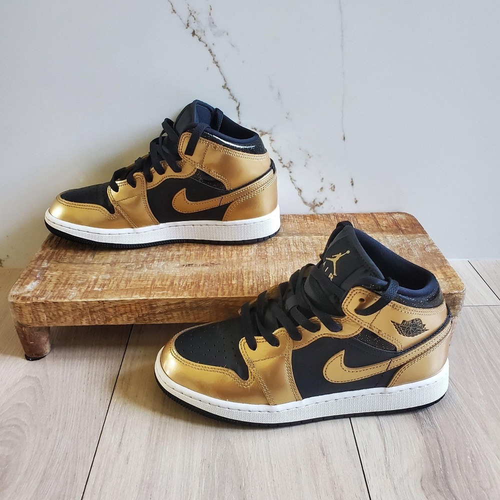 Jordan 1 Mid Kids 4Y Black Gold Nike Basketball Sneakers Shoes DR6967-071